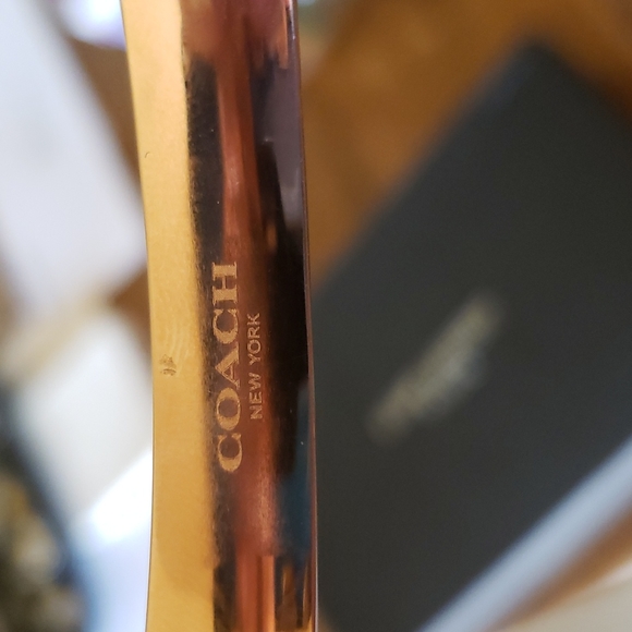 100% Authentic Coach bracelet NWT (made this into a bundle read description) - Picture 3 of 10